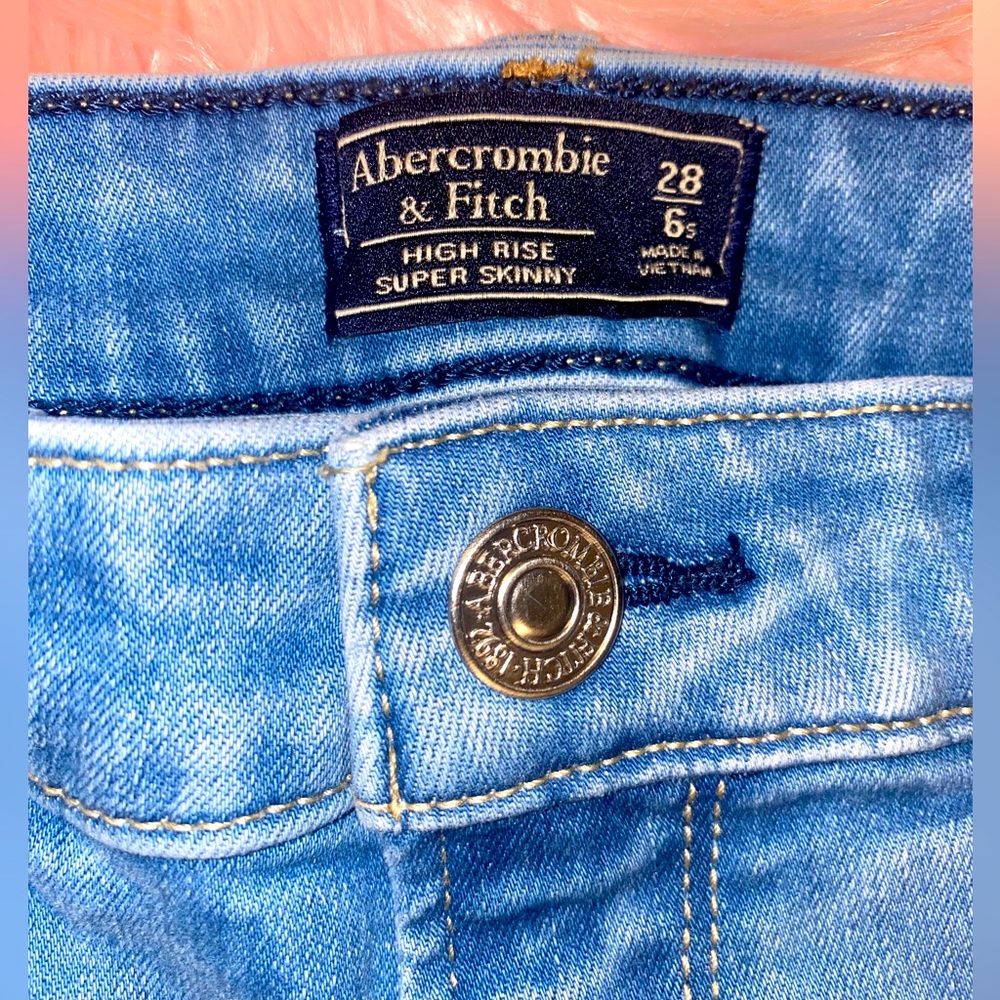 Abercrombie Skinny Jeans size 28/6S